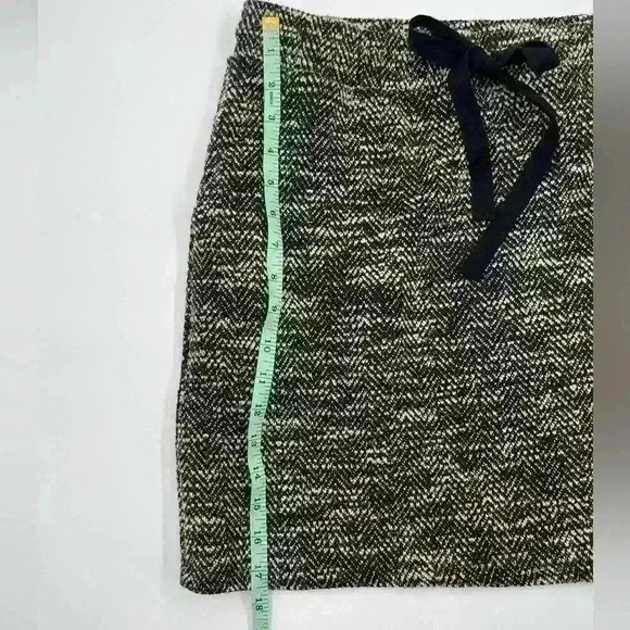 Ann Taylor LOFT Medium Pull On‎ Mini Skirt Black Ivory Front Side Pockets Ribbon - Picture 4 of 7